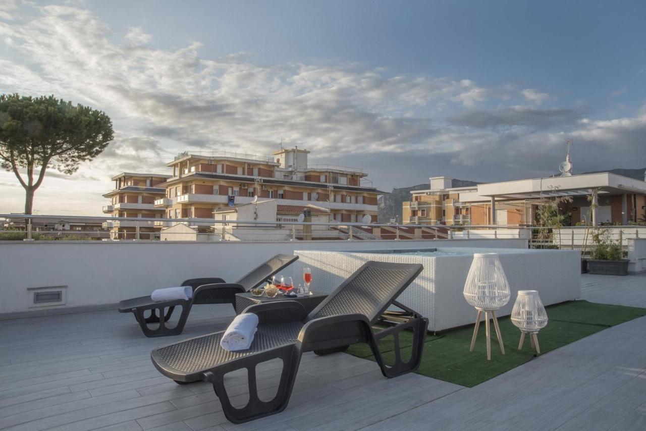 Acca Residence Terracina Buitenkant foto